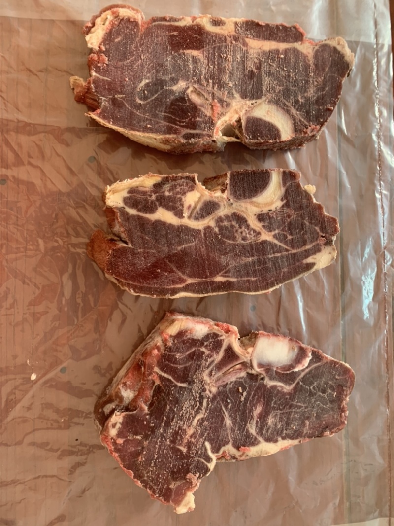 满肉牛脖骨精品满肉牛脖骨量大从优欢迎各地客商洽谈合作