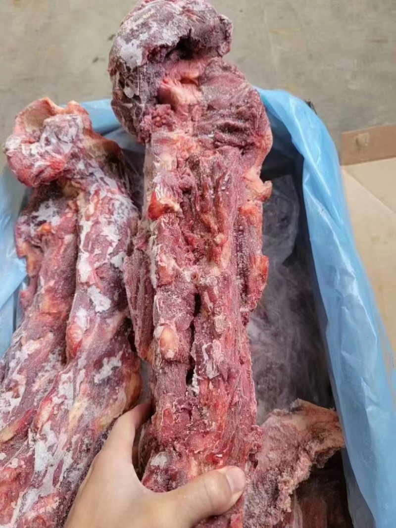 牛脖骨满肉牛脖骨骨头馆酱牛骨店食材。