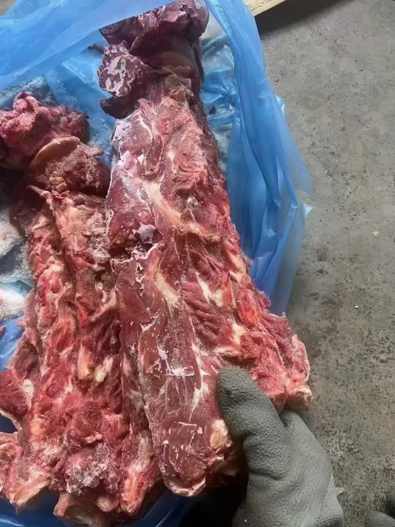 牛脖骨满肉牛脖骨骨头馆酱牛骨店食材。