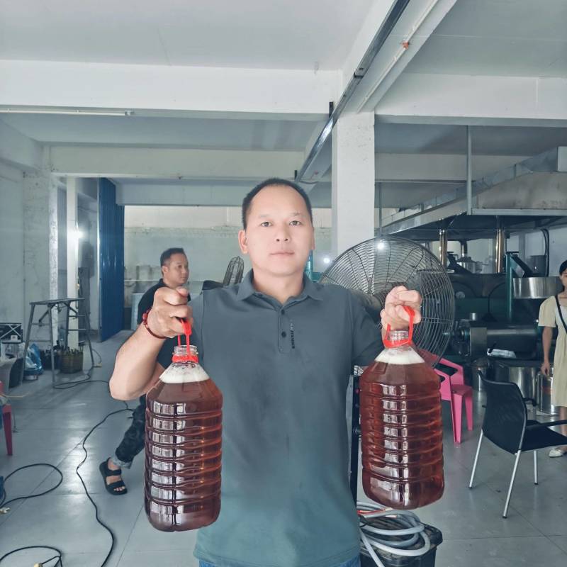 纯正自种少花生油自榨花生油，蒸了再炒后才榨