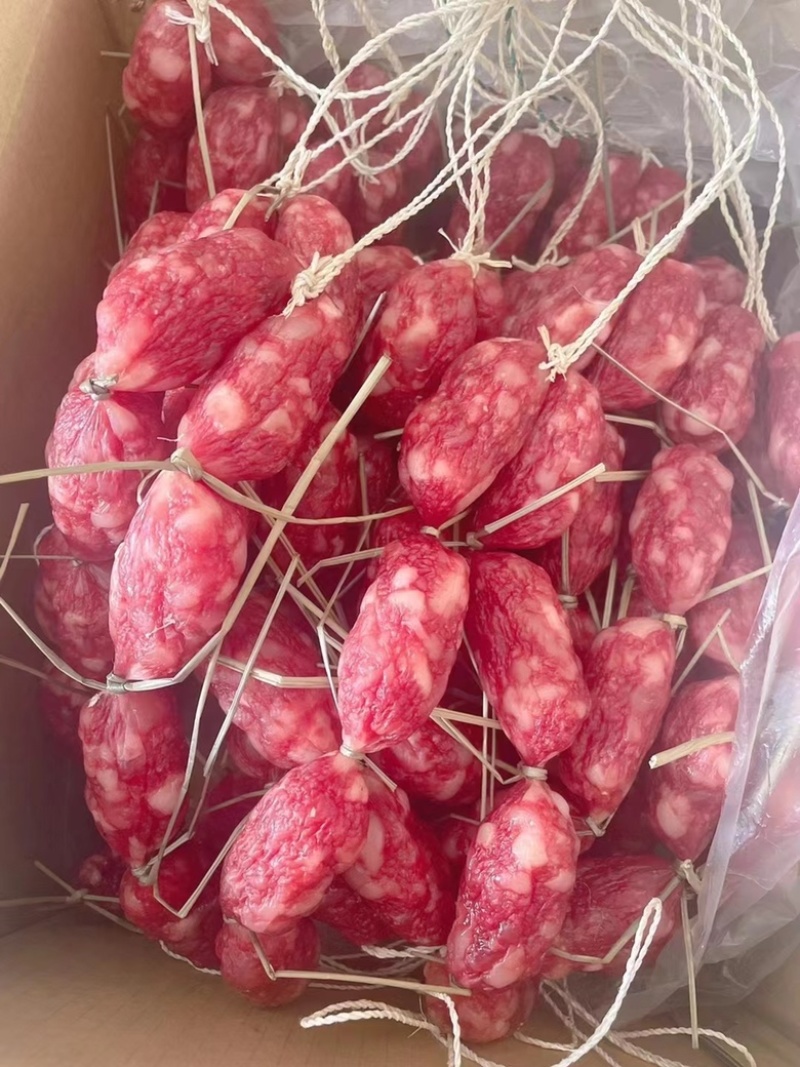 腊肠香肠地摊电商批发中山黄圃腊肠腊鸭条腊味
