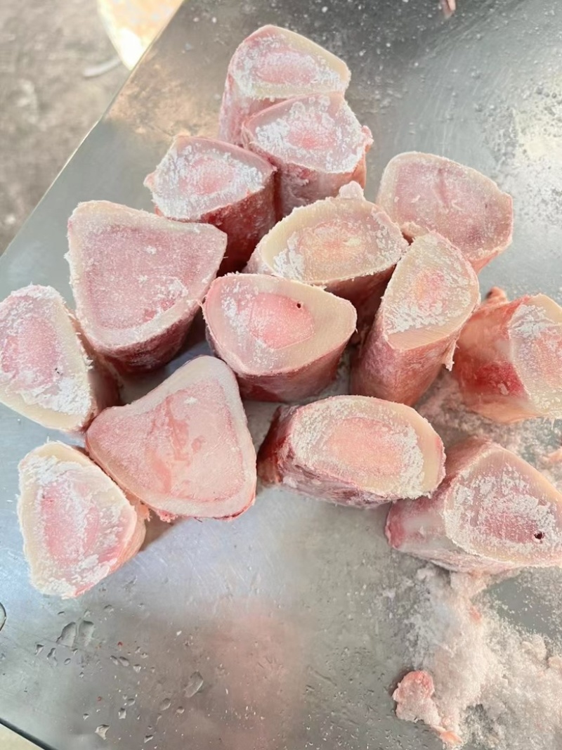 牛棒骨中段，一手货源，欢迎老板进店咨询。