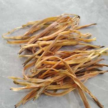 无硫熟条黄花菜，农家大锅自蒸，太阳光自晒大部分地区包邮