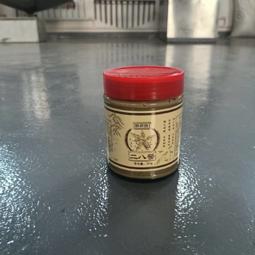 二八酱，芝麻酱与花生酱调和而成，口感细腻香甜。火锅专用。