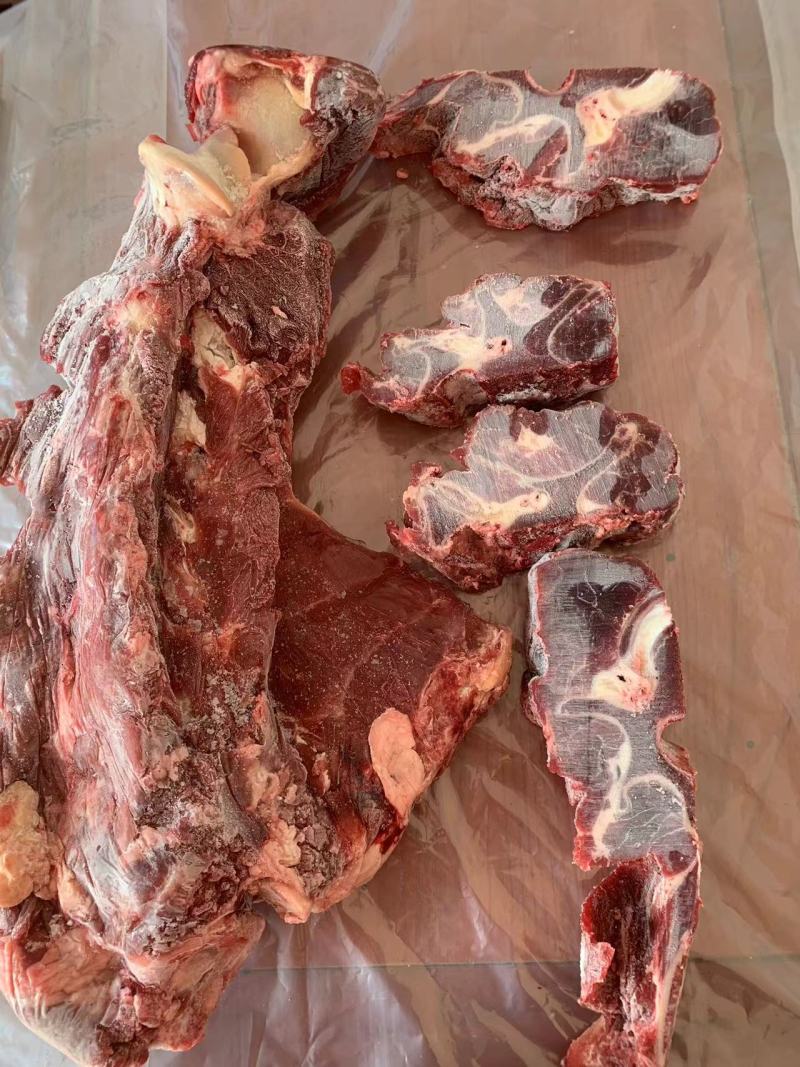满肉牛脖骨精品满肉牛脖骨量大从优欢迎各地客商洽谈合作