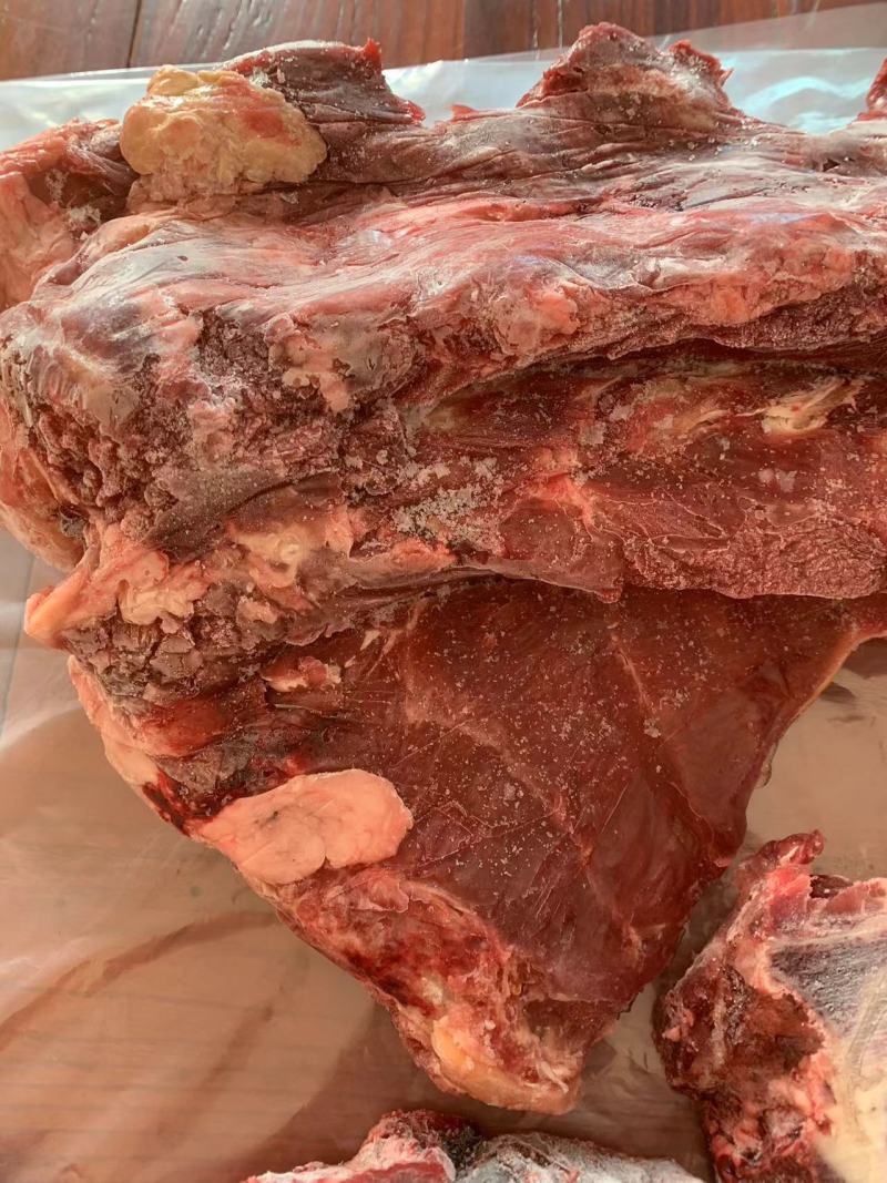 满肉牛脖骨精品满肉牛脖骨量大从优欢迎各地客商洽谈合作