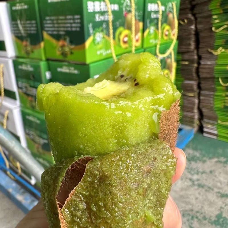 新鲜水果广东河源和平猕猴桃趣香三号绿肉