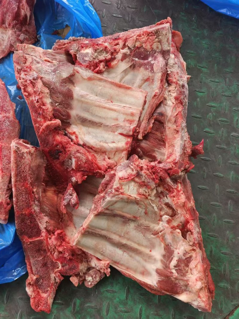 多肉猪小排，新日期，颜色鲜亮，带肉多，价格不高，