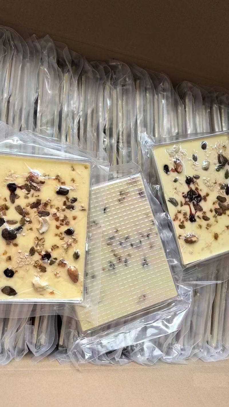 坚果炒酸奶，一片125g，一件80片，20斤