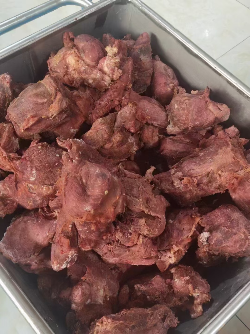 鲜牛肉，羊肉批发零售。卤肉批发零售供应。诚信经营服务客户