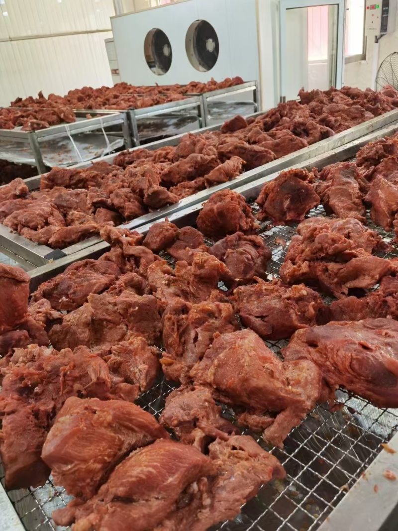 鲜牛肉，羊肉批发零售。卤肉批发零售供应。诚信经营服务客户