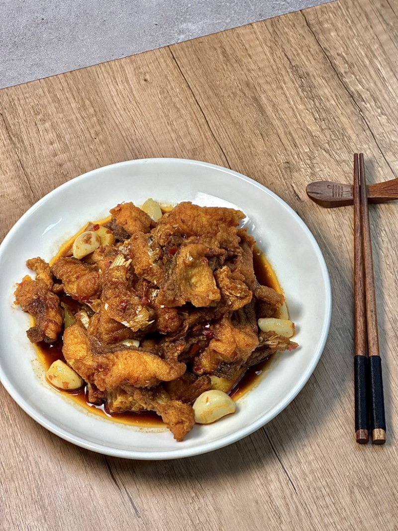 【葱油鱼块】油炸鱼块，餐饮酒店快餐，冻品批发，1公斤1包
