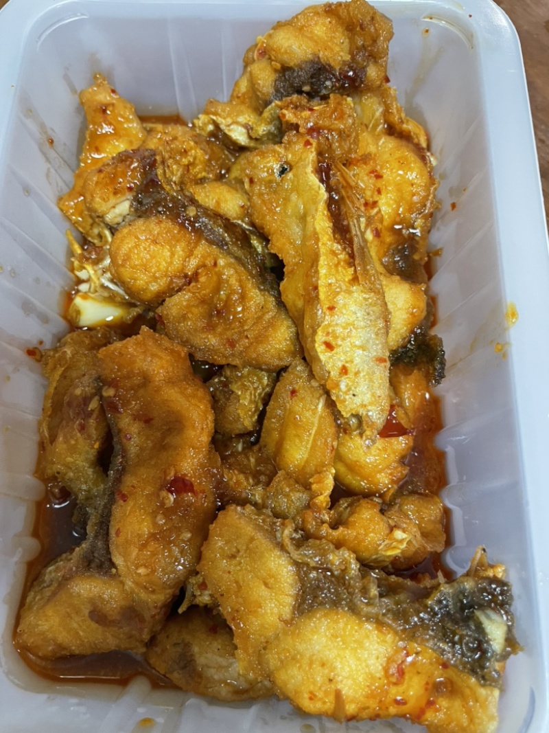 【葱油鱼块】油炸鱼块，餐饮酒店快餐，冻品批发，1公斤1包