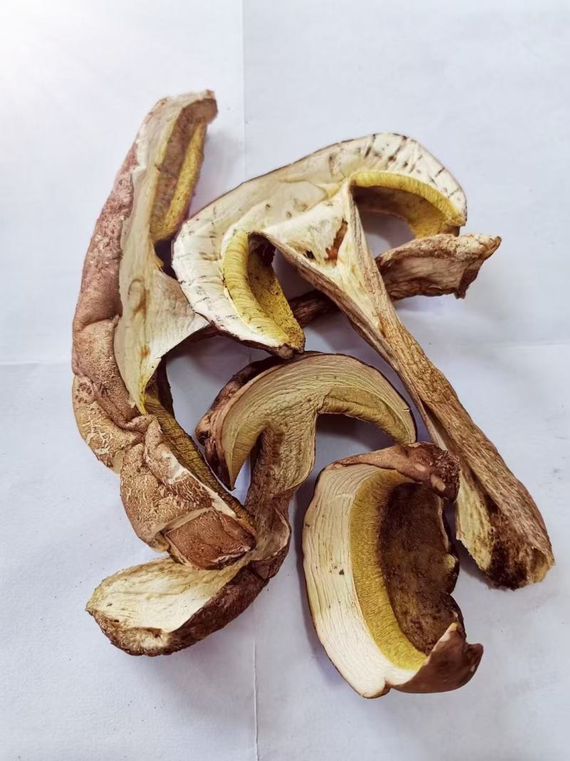 美味牛肝菌包邮，云南产地干货，煲汤佳品，批发一件代发