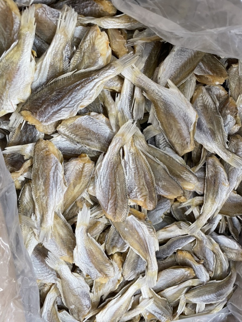 黄花鱼干划条鱼白姑鱼干咸鱼干有量批发
