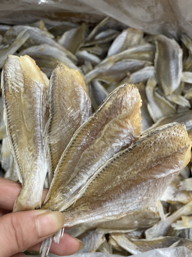 黄花鱼干划条鱼白姑鱼干咸鱼干有量批发