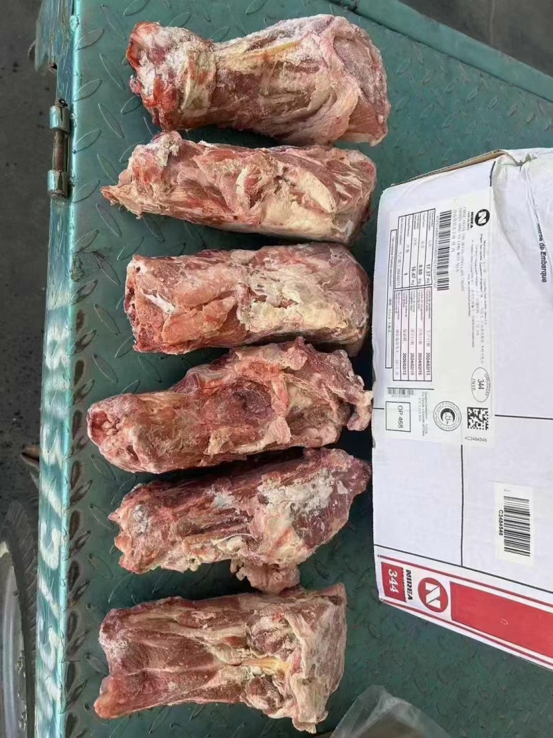 满肉羔羊脖骨，炖锅专用，肉真多，价格合适