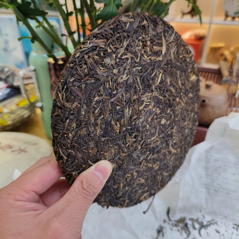 景迈生普洱茶生茶饼茶叶普洱茶生普饼实木礼盒包装357克