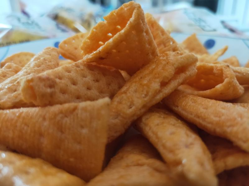 妙角脆膨化食品休闲食品小食品小零食孜然牛排味。