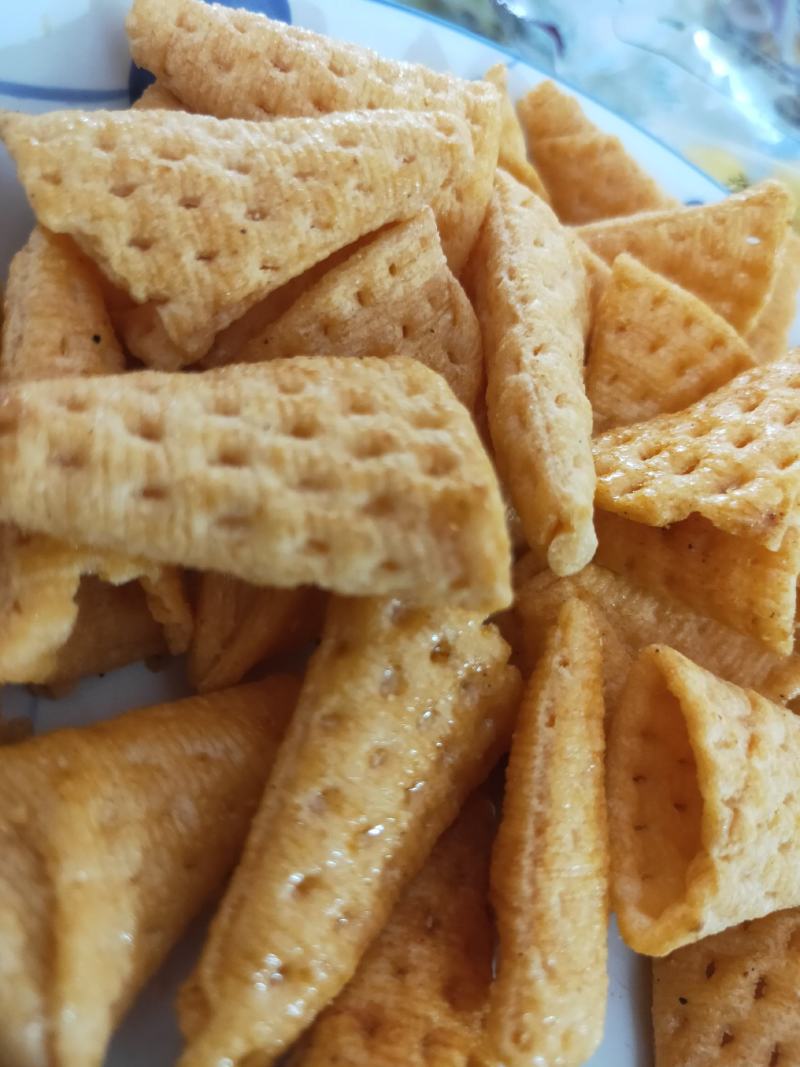 妙角脆膨化食品休闲食品小食品小零食孜然牛排味。