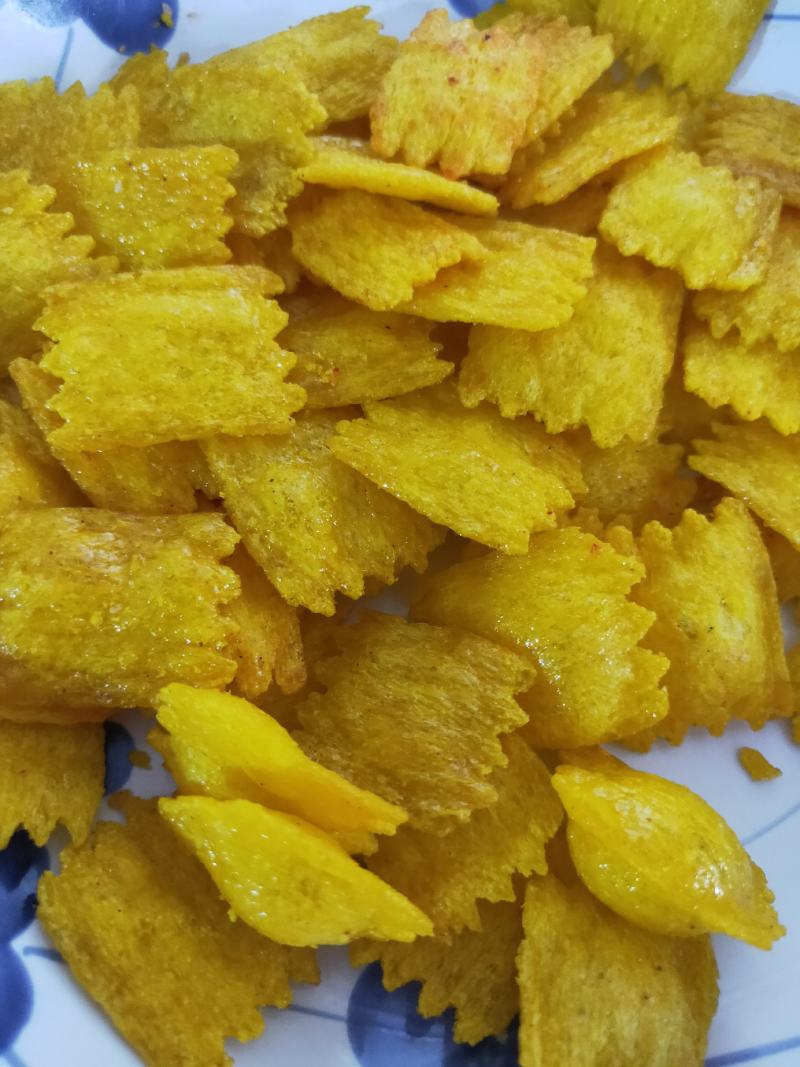 灶台锅巴膨化食品休闲食品小食品小零食孜然牛排味。