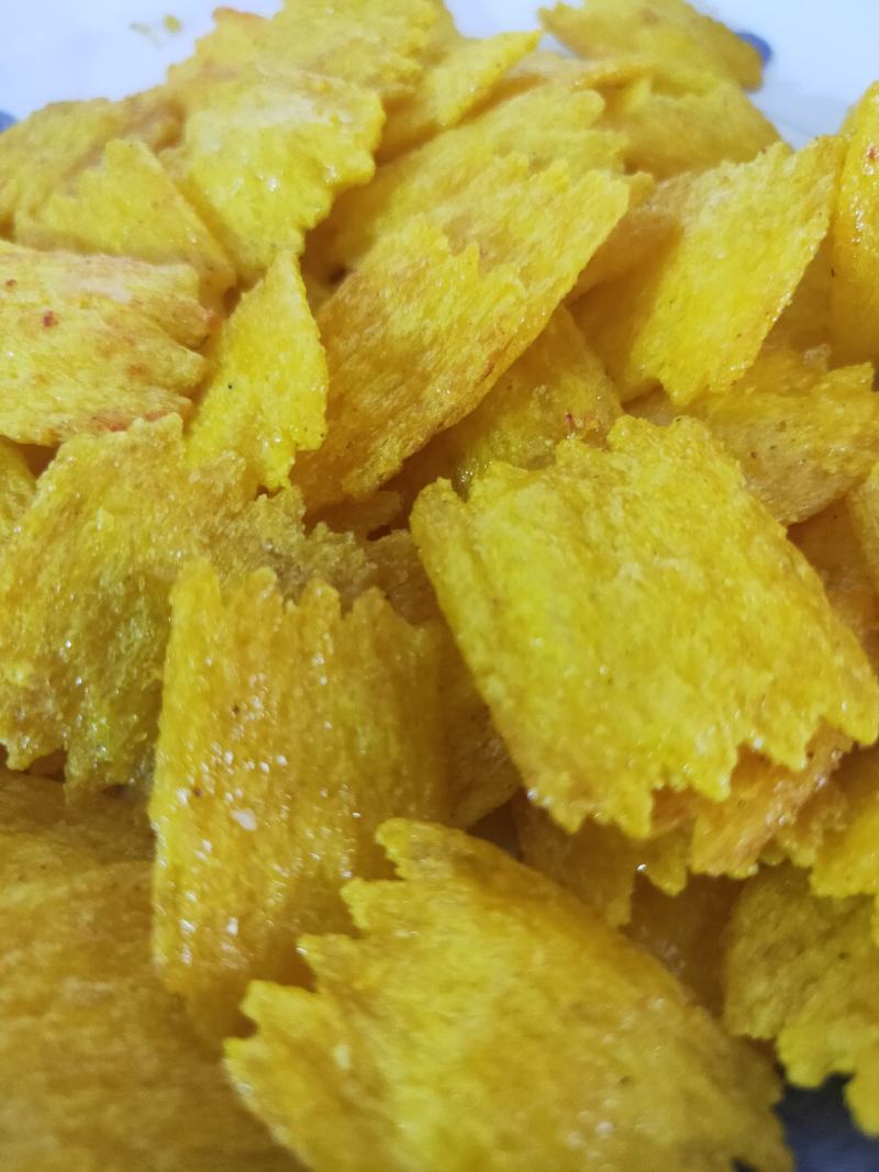 灶台锅巴膨化食品休闲食品小食品小零食孜然牛排味。
