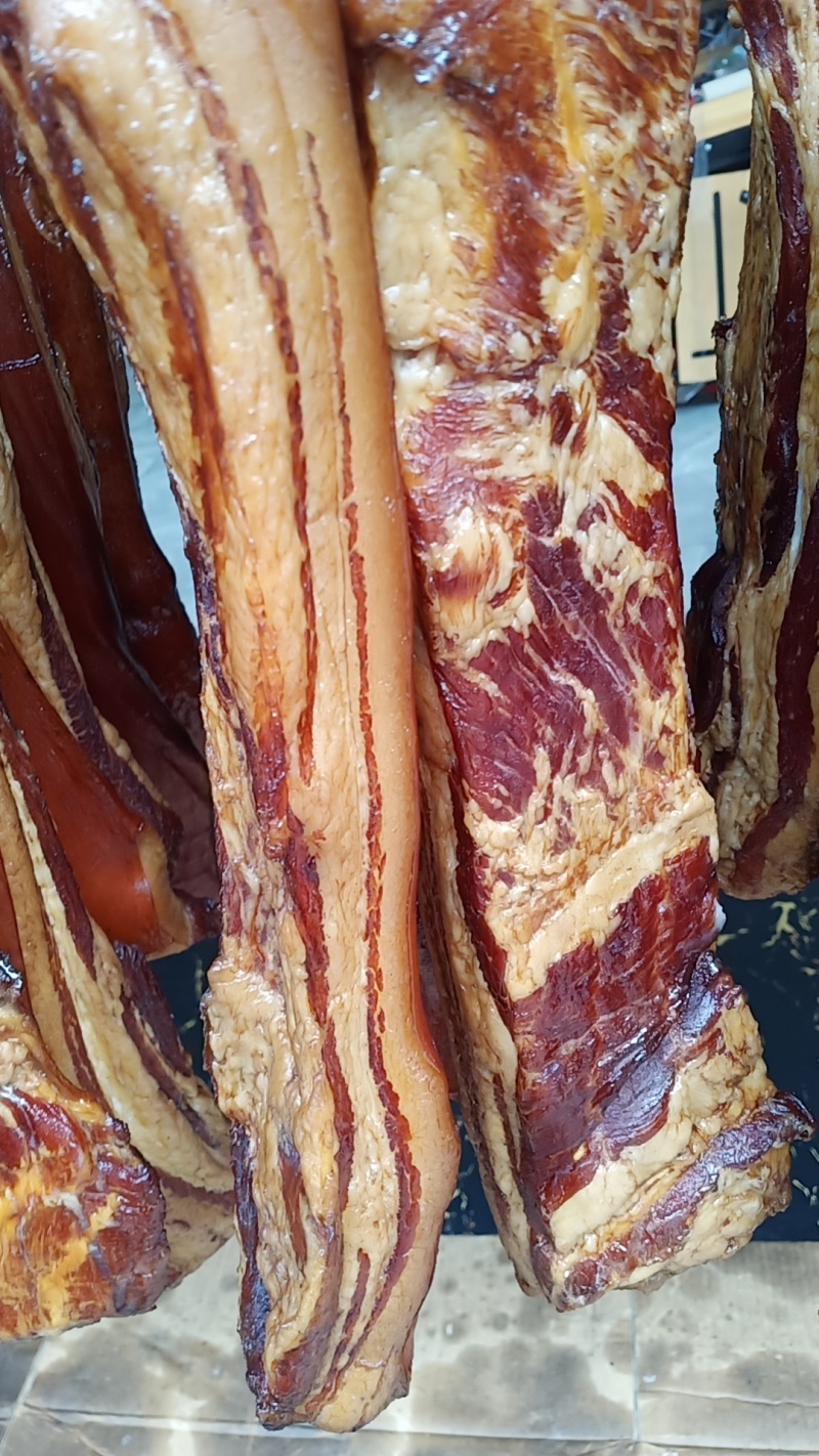 烟熏腊五花肉均匀漂亮适合所有人群食用1件60斤常年批发
