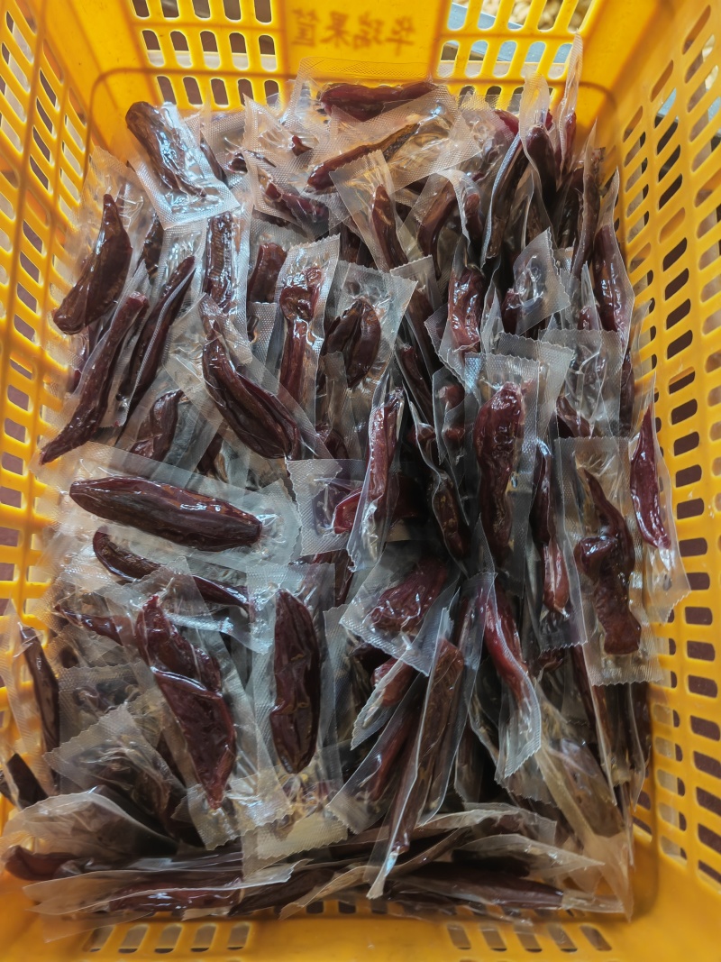 红薯干加工厂一手货源电商商超批发市场直供源头紫条小香薯干
