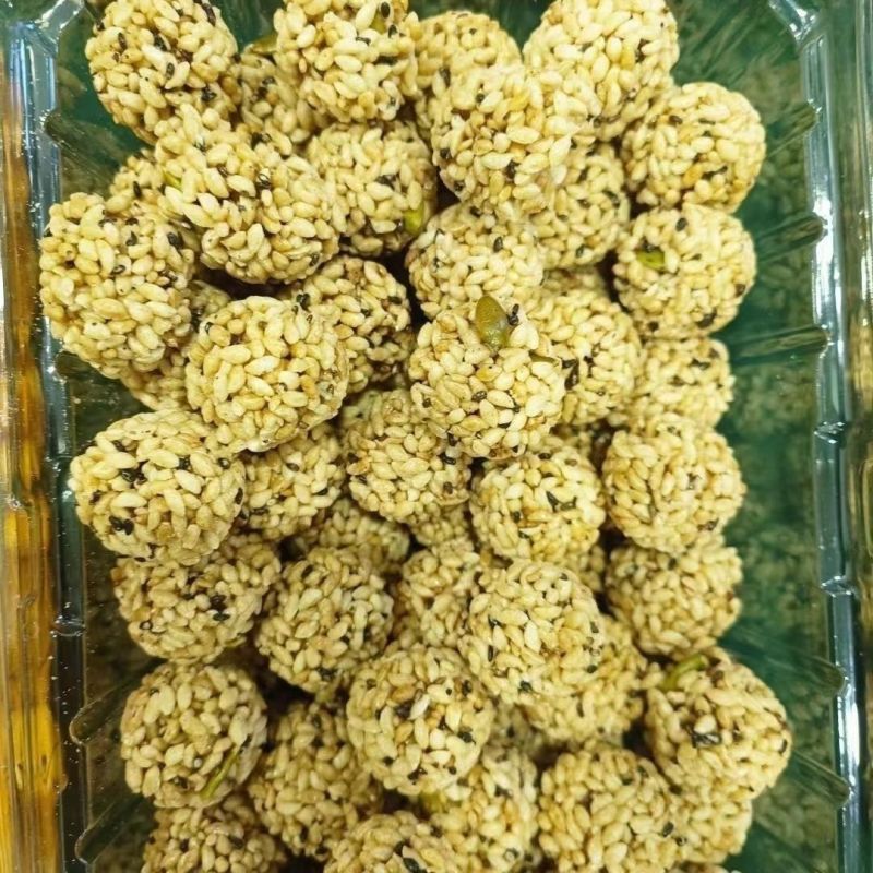 坚果丸子，山药荞麦球，休闲膨化食品10斤一箱