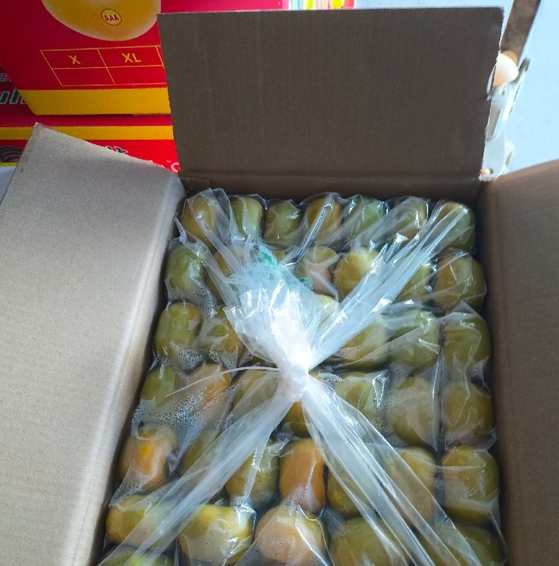 恭城脆柿大量出货，一手货源，自家种植百亩基地，欢迎合作