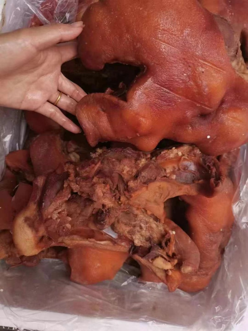 全熟卤猪头肉，价格实惠，去骨带拱嘴，核桃肉，香味十足