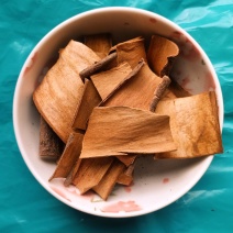 红豆杉树皮可提取紫杉醇一手货源，大货供应，有量有价！