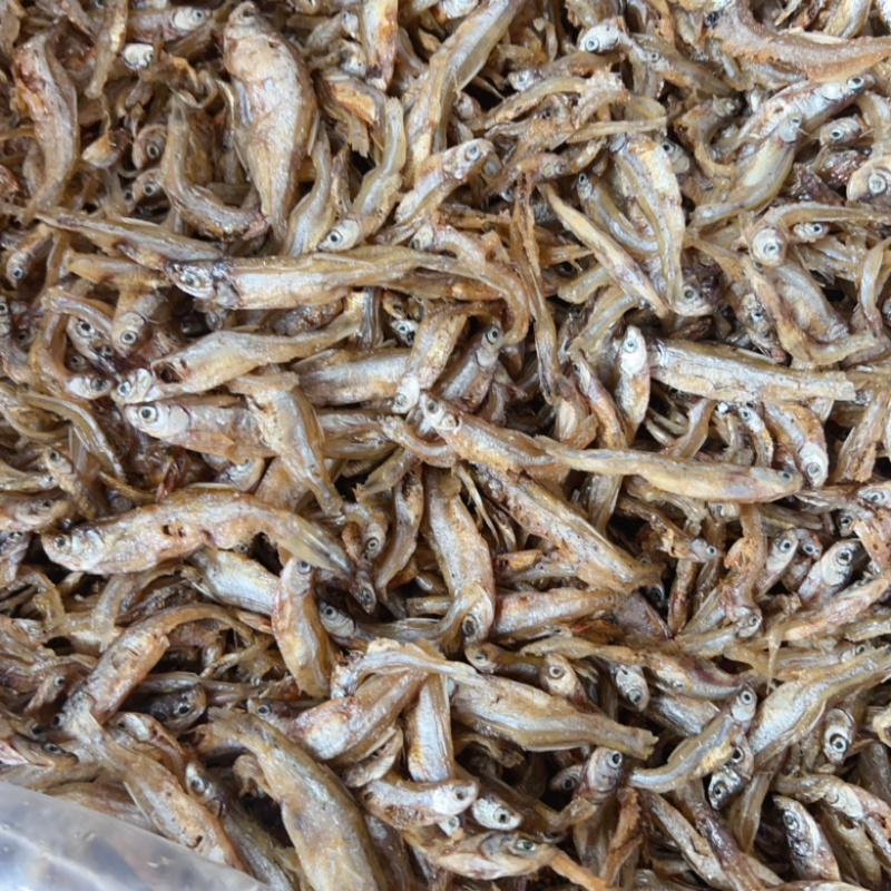 鱼干油炸小翘嘴鱼干地摊批发电商油炸鱼不会苦
