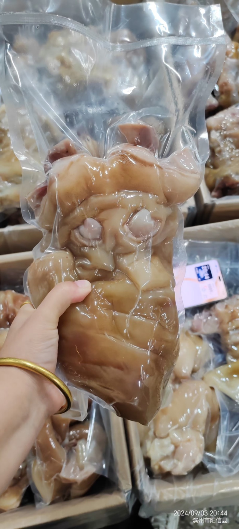 去骨熟牛蹄纯火烧，筋都带着每天新货，屠宰场大公牛蹄实图拍