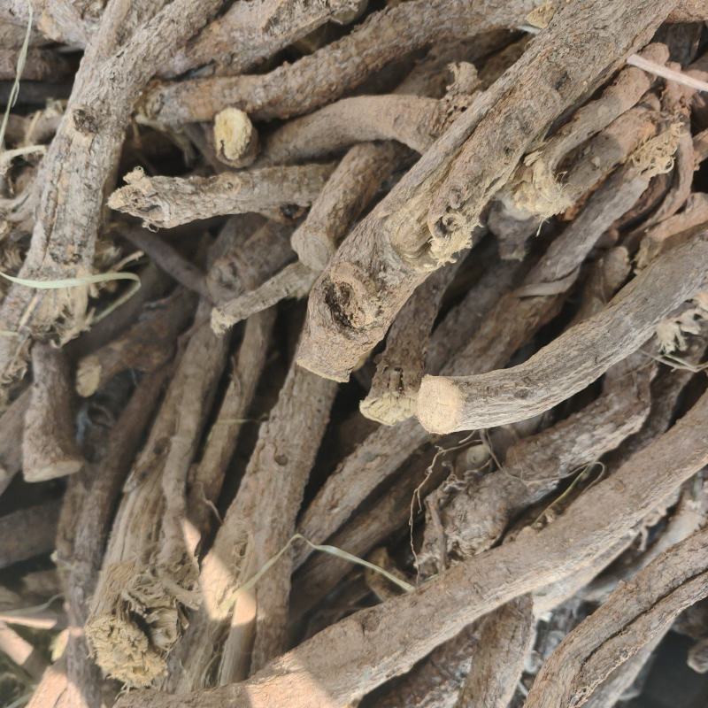 甘草条，为野生多年生长，野外采挖，自然晾晒风干。质量有保