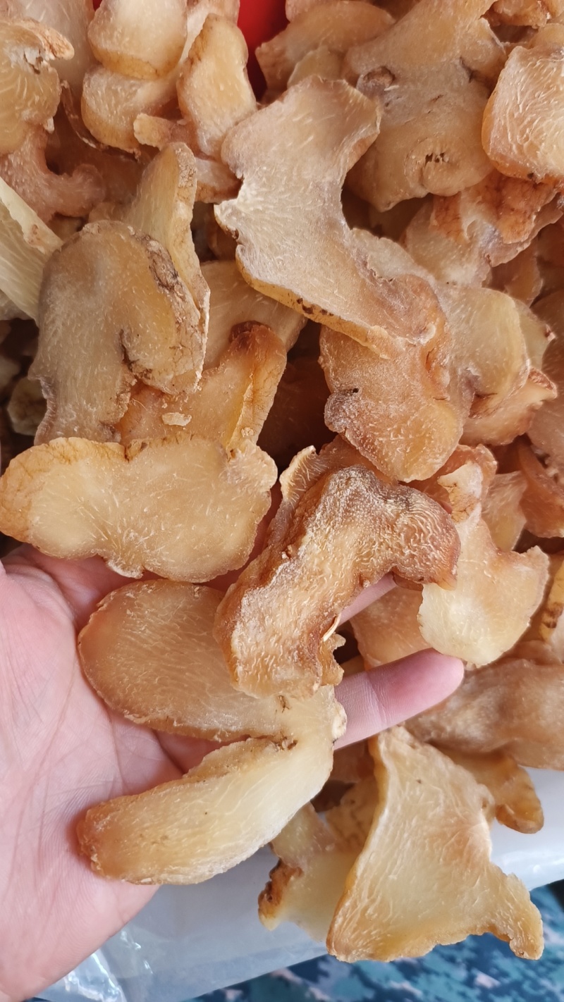 黄精包邮黄精干货量大从优黄精片可常年供应