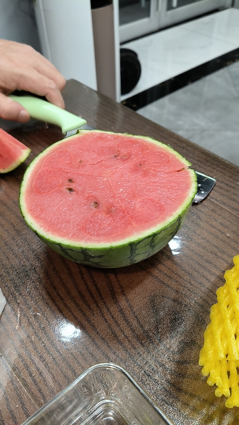 陕西渭南西瓜-938吊兰西瓜产区大棚吊篮西瓜大量现货供应