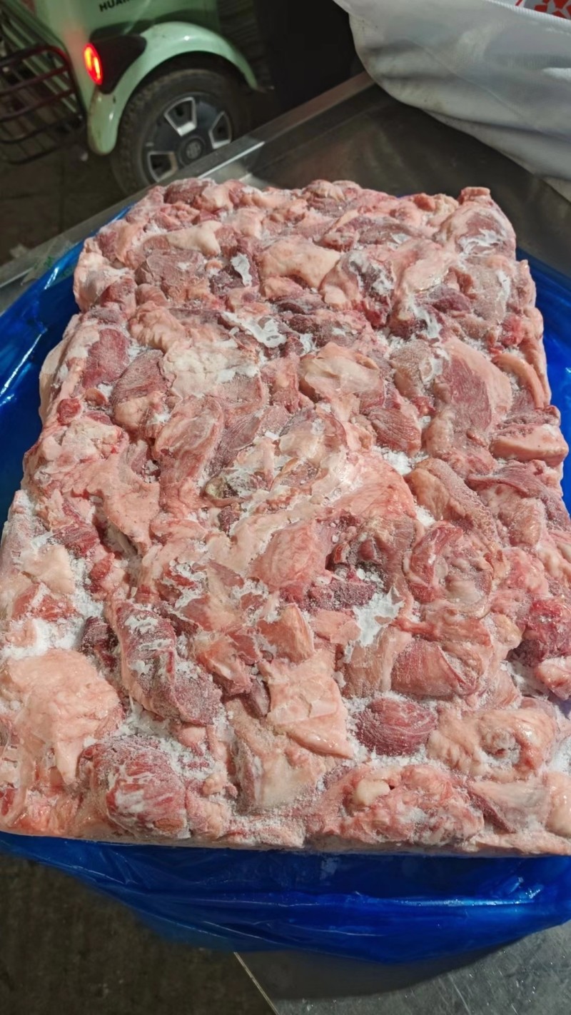 母猪五五碎肉，新货，每天生产，比例好，适合加工厂