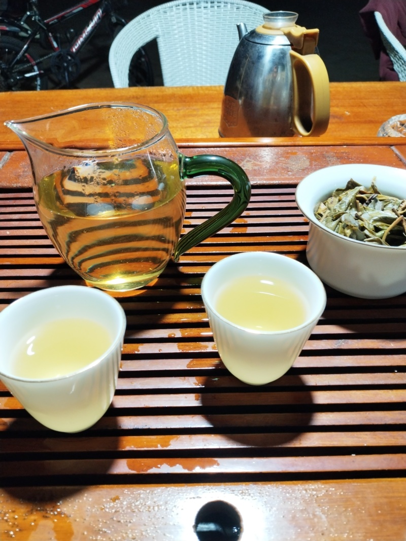 云南勐库大忠山普洱生茶饼，产地直发，欢迎各位老板咨询采购