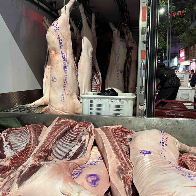 猪白条自有工厂保证质量诚信经营欢迎大家购买