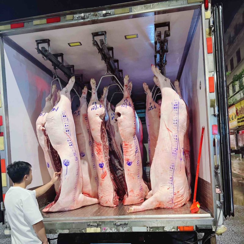 猪白条猪肉自由工厂保质保量，欢迎全国朋友选购