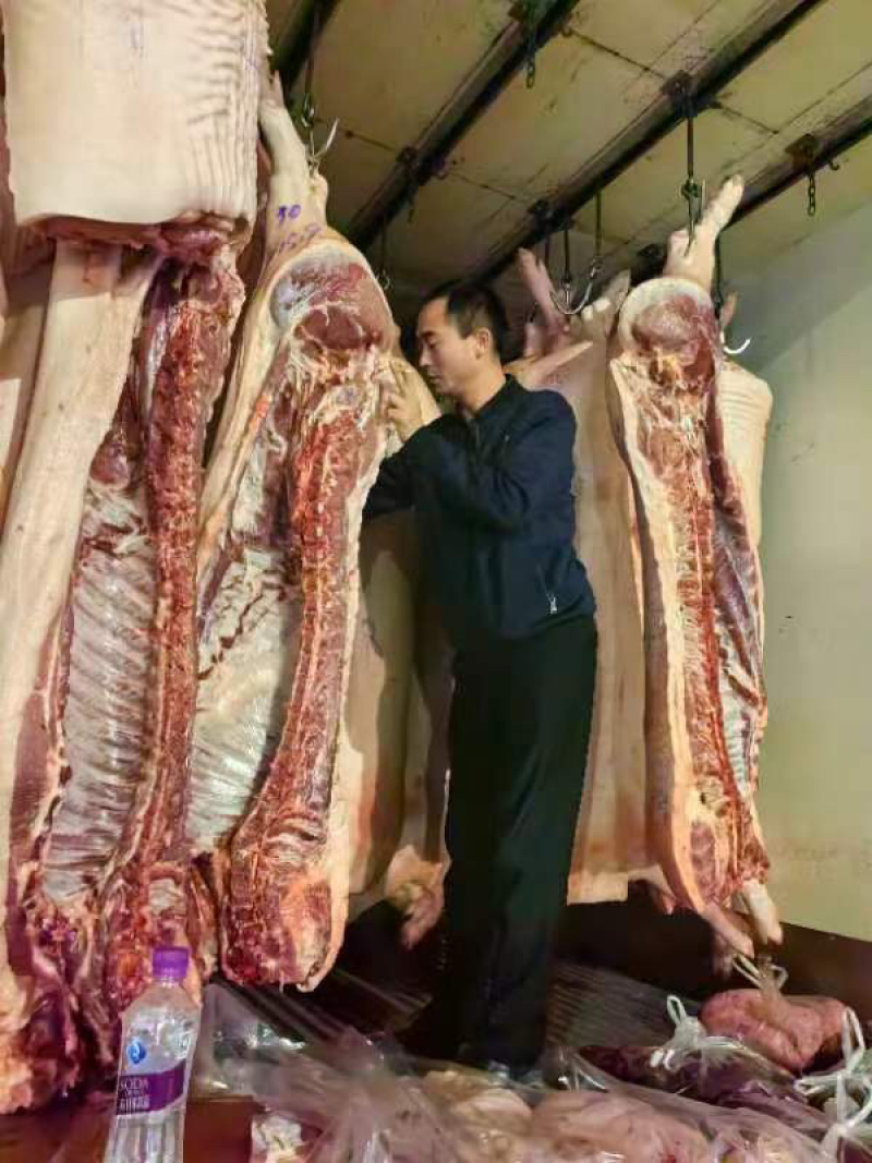 猪白条猪肉自由工厂保质保量，欢迎全国朋友选购