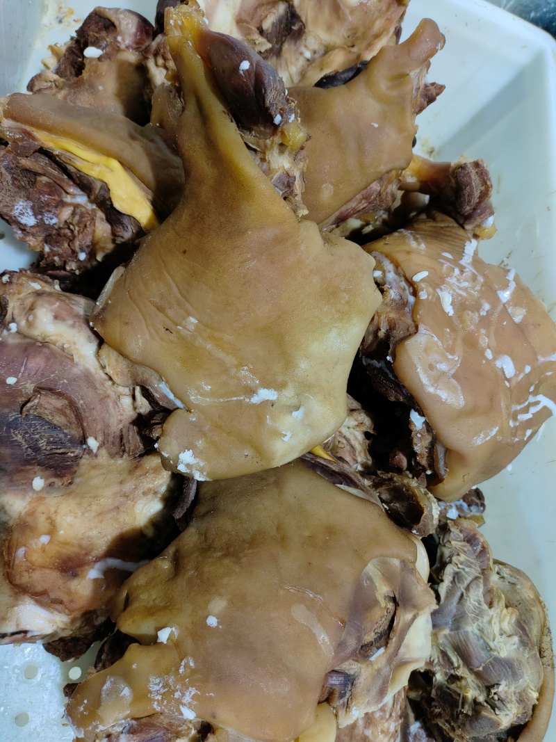 带皮羊腿肉