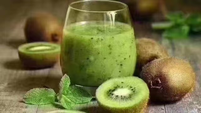 自制徐香猕猴桃果酱装瓶图