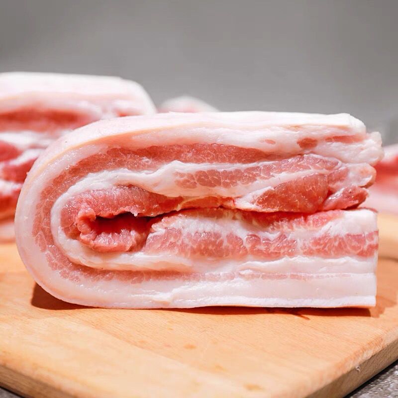 金锣去皮五花肉，10.5块一斤，颜色鲜亮，分层好