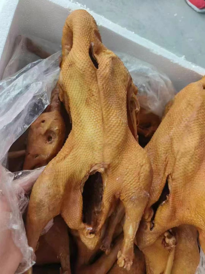 【卤味】卤鹅，全熟卤鹅正宗荣昌卤鹅厂家直销批发