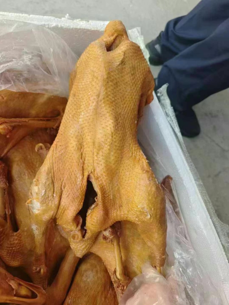 【卤味】卤鹅，全熟卤鹅正宗荣昌卤鹅厂家直销批发
