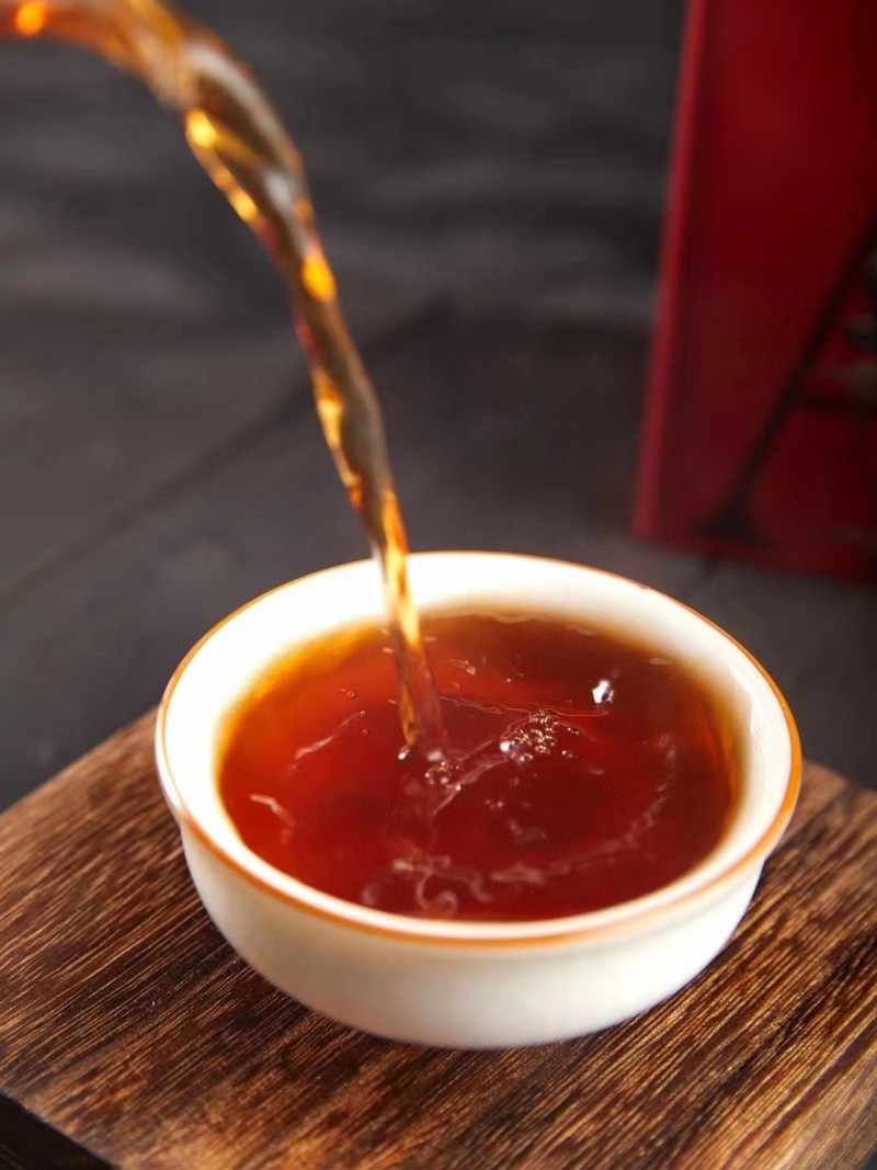冰岛宫廷普洱熟茶，昆明干仓存放，宫廷原料，口感醇厚，汤色