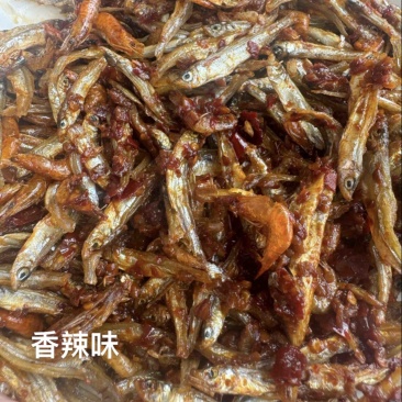 香辣味小鱼拌小虾，下饭菜。开袋即食，口感鲜香。