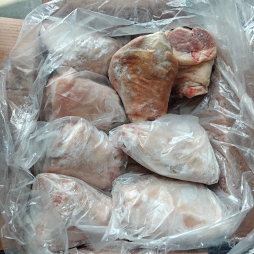 猪前肘，新货速冻，带肉率高，颜色鲜亮
